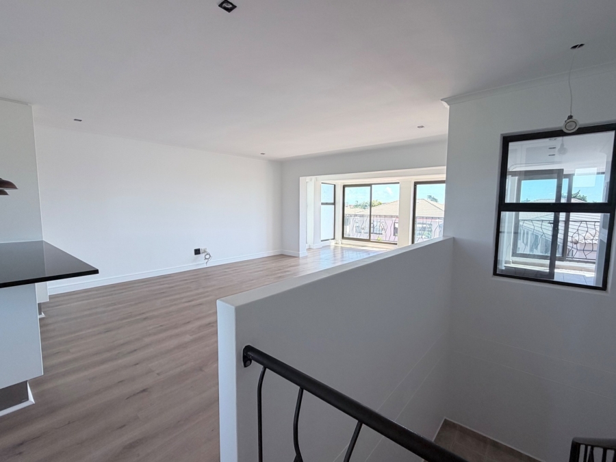 3 Bedroom Property for Sale in Bloubergstrand Western Cape